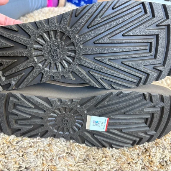 NIB UGG Cityfunc Ultra Mini Ankle boot in size 9 - Picture 3 of 7